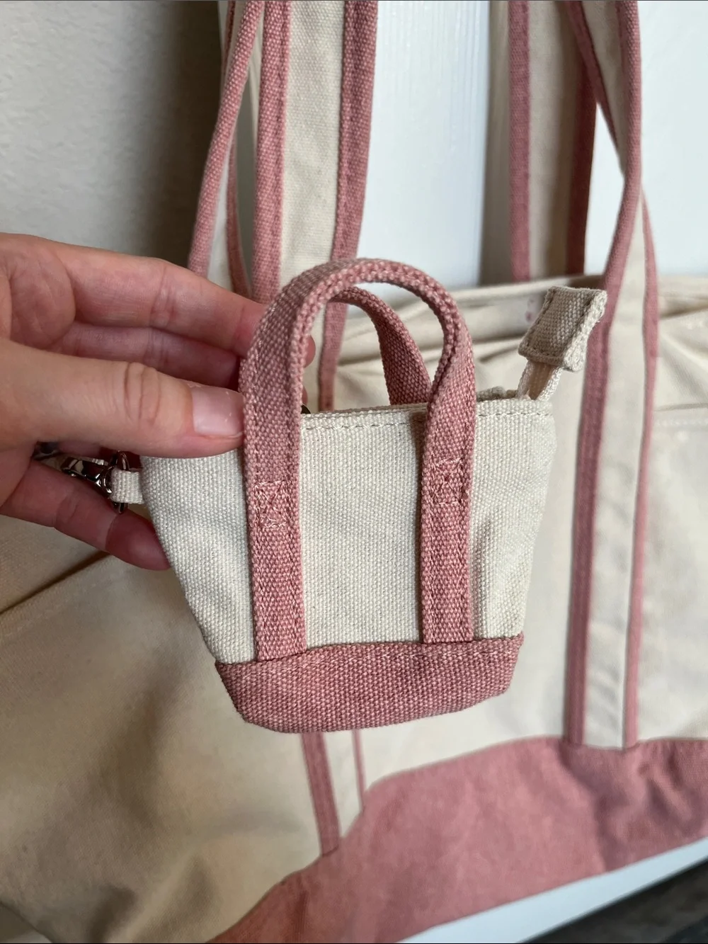 Universal Thread pink canvas tote with keychains